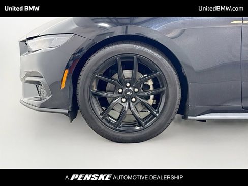 Used 2024 Ford Mustang Coupe RWD image 9