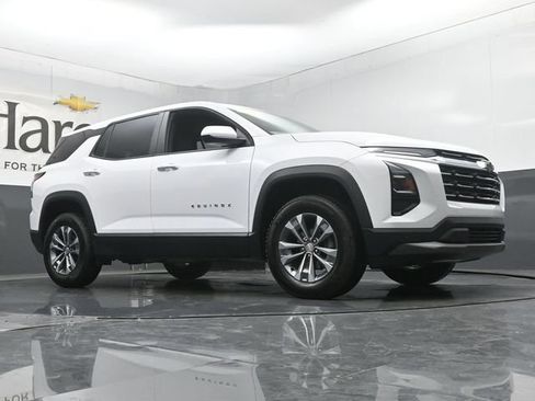 Used 2026 Chevrolet Equinox LT w/ LPO, Floor Liner Package AWD/4WD image 2