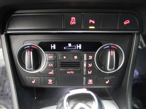 Used 2017 Audi Q3 2.0T Premium image 29