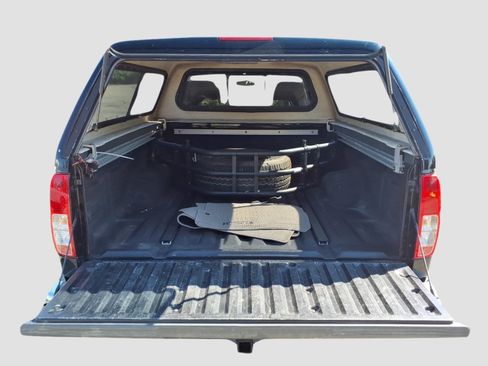Used 2015 Nissan Frontier SV w/ SV Value Truck Package AWD/4WD image 10