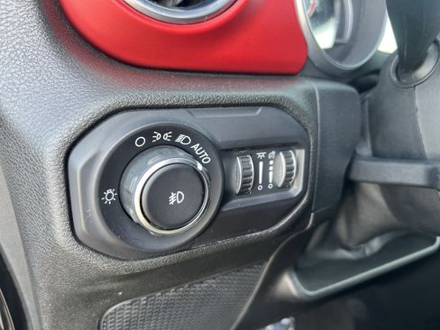 Used 2018 Jeep Wrangler Unlimited Rubicon w/ Steel Bumper Group image 22