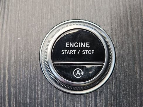 Used 2023 Mercedes-Benz C 300 Sedan image 16