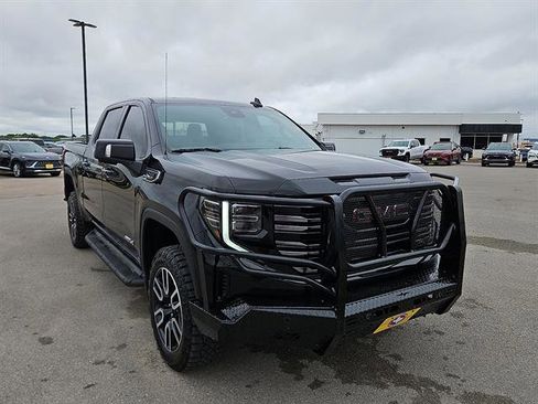 Used 2025 GMC Sierra 1500 AT4 w/ AT4 Premium Package AWD/4WD image 7
