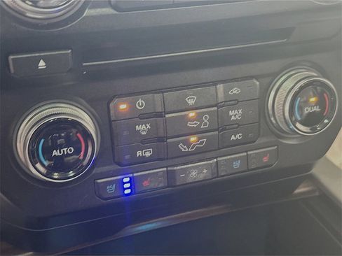 Used 2017 Ford F150 Lariat w/ Equipment Group 502A Luxury image 17