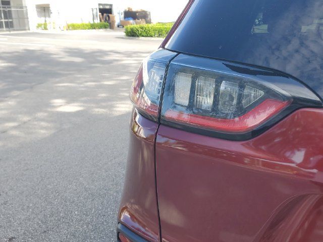 Used 2019 Jeep Cherokee Limited FWD image 27
