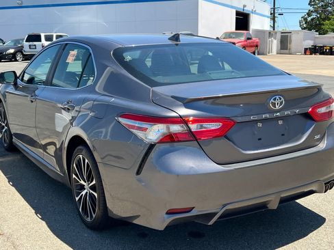 Used 2019 Toyota Camry SE w/ Audio Package FWD image 6