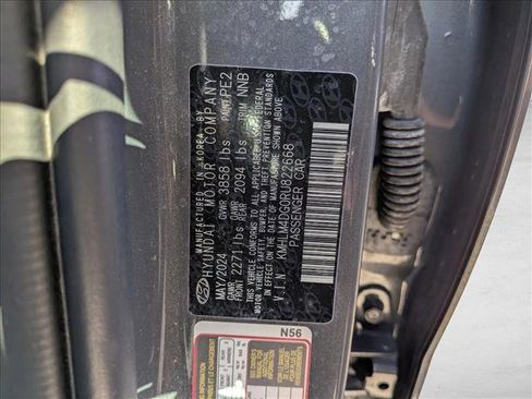 Used 2024 Hyundai Elantra SEL image 30