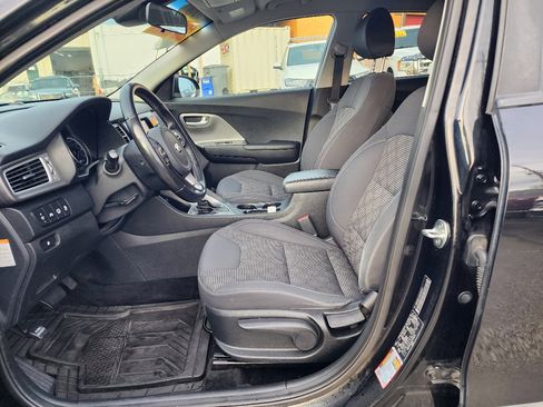 Used 2018 Kia Niro LX image 12