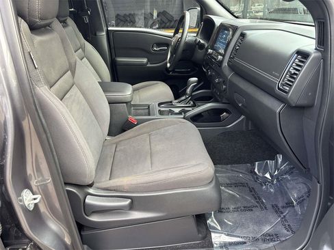 Used 2023 Nissan Frontier SV w/ Midnight Edition Package image 16