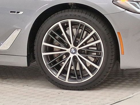 Certified 2023 BMW 530e w/ Convenience Package RWD image 10