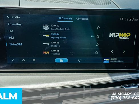 Used 2025 Hyundai Santa Fe SE FWD image 31