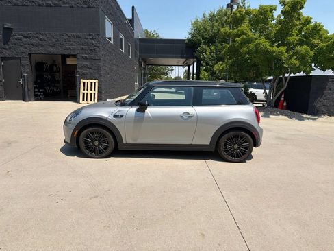 Used 2024 MINI Cooper SE FWD image 2