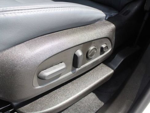 Used 2021 Buick Enclave Premium w/ Sun and Sites Package FWD image 3