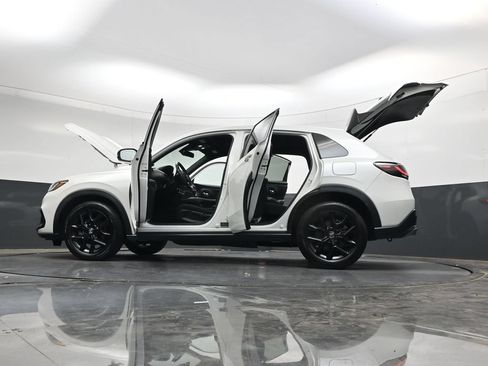 Used 2023 Honda HR-V Sport image 43