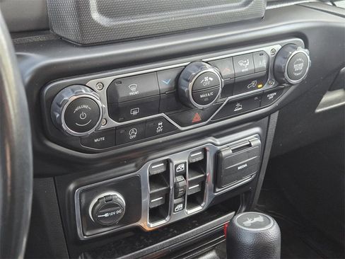 Used 2022 Jeep Wrangler Unlimited Sport image 22