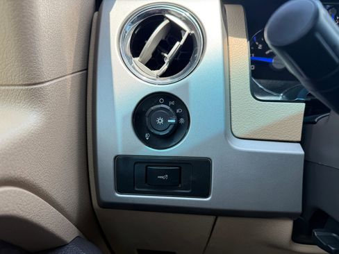 Used 2014 Ford F150 Lariat w/ Equipment Group 502A Luxury RWD image 23
