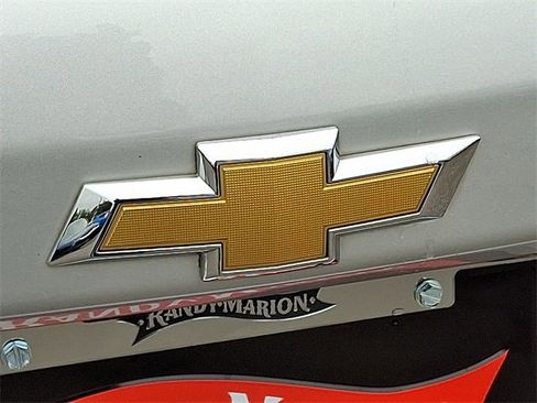 Used 2021 Chevrolet Equinox LT image 25