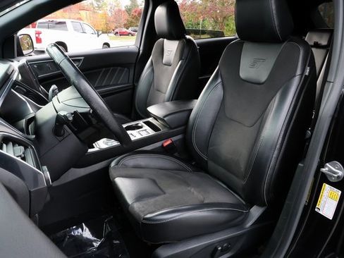 Used 2021 Ford Edge ST image 18