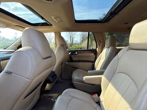 Used 2012 Buick Enclave Premium image 19