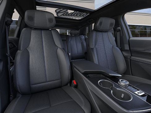 New 2025 Cadillac Lyriq Luxury image 18