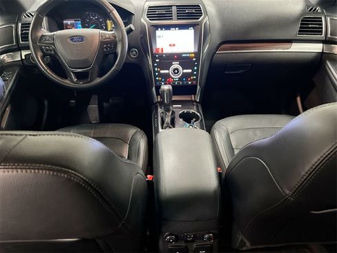 Used 2019 Ford Explorer Limited w/ Class III Trailer Tow Package image 10