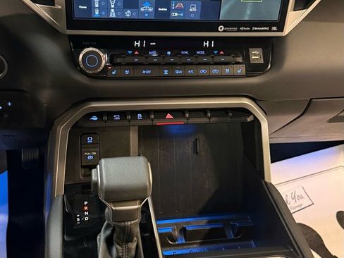 Used 2024 Toyota Tundra Limited image 41