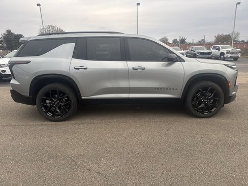 Used 2024 Chevrolet Traverse RS w/ LPO, Floor Liner Package image 6