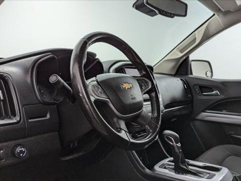 Used 2022 Chevrolet Colorado LT w/ Fleet Safety Package image 18