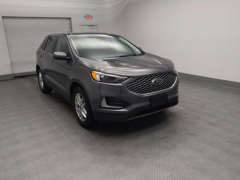 Used 2023 Ford Edge SEL image 13
