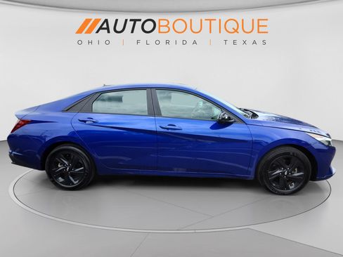 Used 2023 Hyundai Elantra SEL w/ Cargo Package FWD image 7