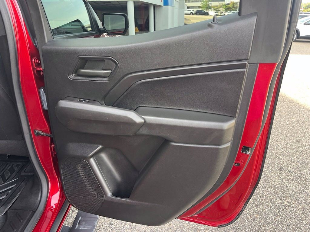Used 2023 Chevrolet Colorado Trail Boss w/ Technology Package AWD/4WD image 59