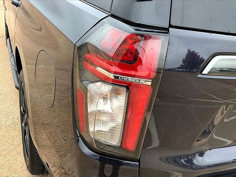 Used 2022 Chevrolet Tahoe RST w/ Luxury Package image 32