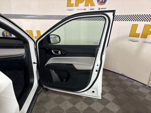 New 2026 Jeep Compass Limited image 22