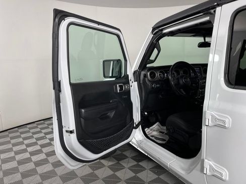 Used 2022 Jeep Wrangler Unlimited Sport AWD/4WD image 17