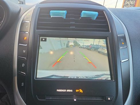 Used 2019 Lincoln MKC Select w/ Select Plus Package AWD/4WD image 19