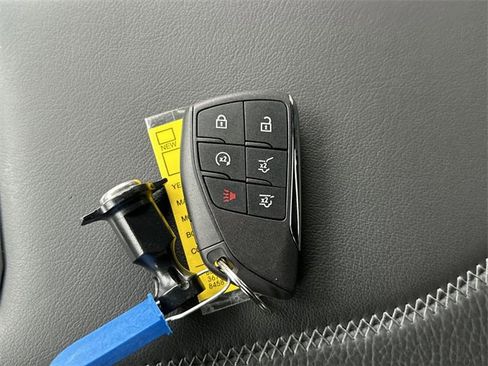 Used 2025 GMC Yukon XL Denali image 36