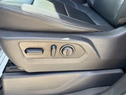 Used 2021 Chevrolet Silverado 1500 LTZ w/ Safety Package II AWD/4WD image 18