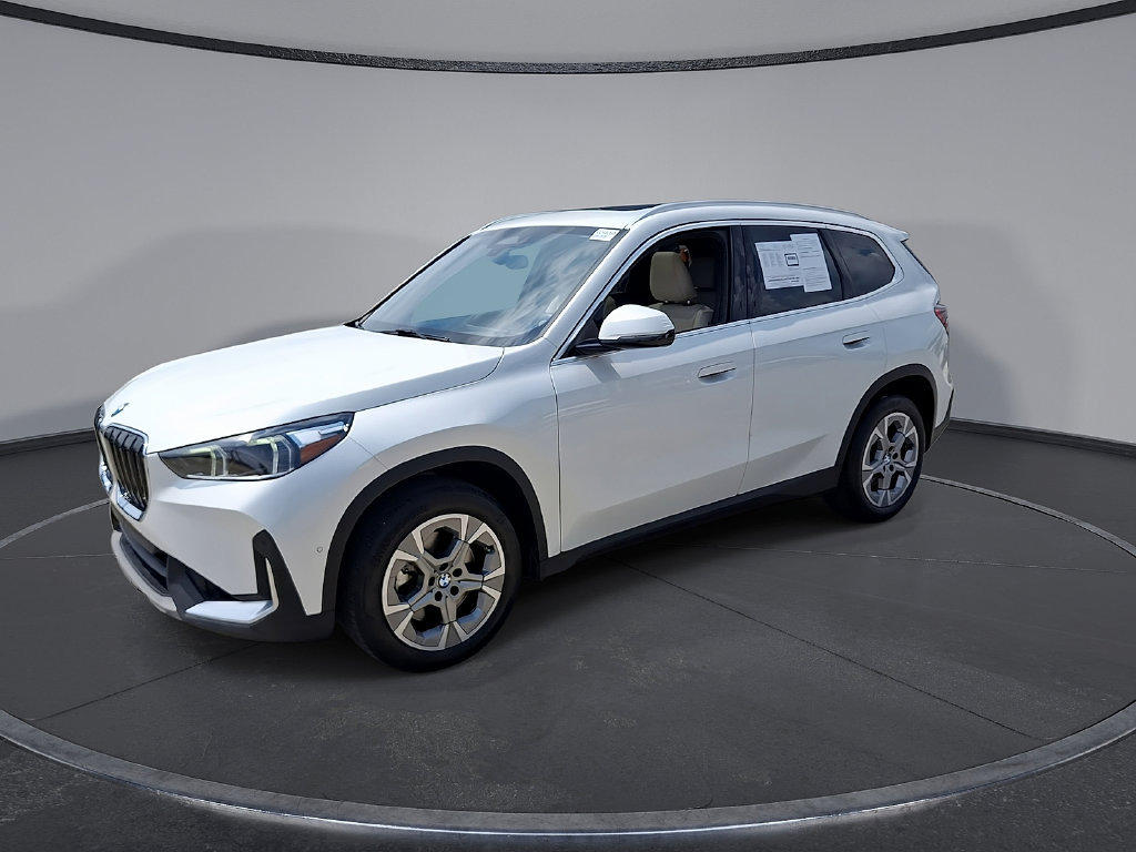 Used 2023 BMW X1 xDrive28i w/ Convenience Package AWD/4WD image 3