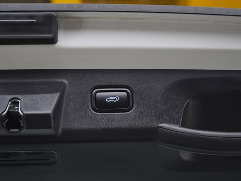 Used 2025 Hyundai Tucson Limited image 18