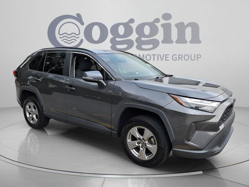 Used 2023 Toyota RAV4 XLE w/ Convenience Package FWD image 7