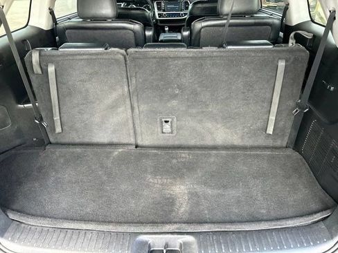 Used 2019 Toyota Highlander XLE FWD image 49