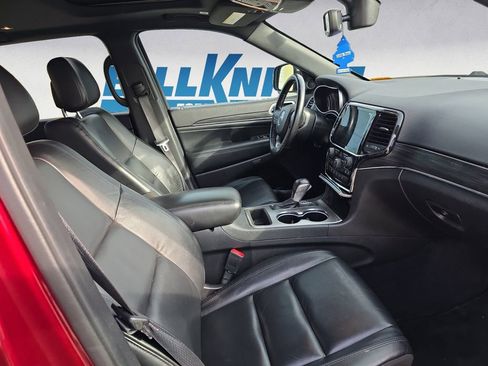 Used 2022 Jeep Grand Cherokee Limited image 15