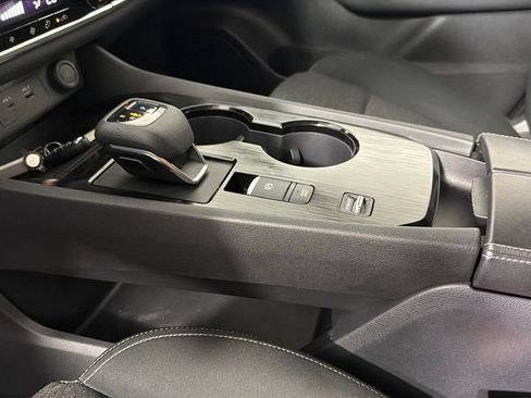 Used 2021 Nissan Rogue SV FWD image 23