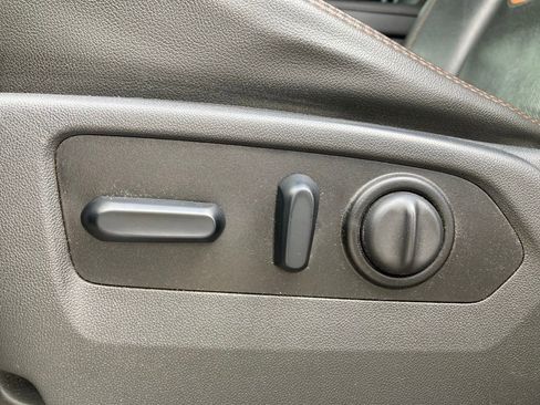 Used 2020 GMC Sierra 2500 AT4 w/ AT4 Premium Package image 12