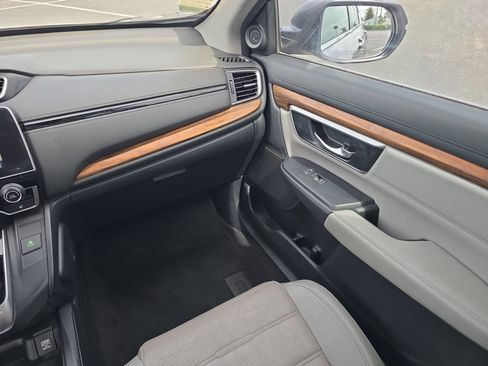 Used 2018 Honda CR-V Touring image 12