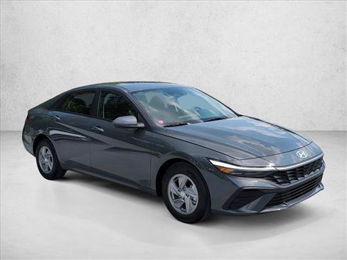 New 2026 Hyundai Elantra SE FWD image 7