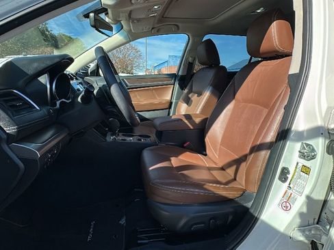 Used 2019 Subaru Outback 2.5i Touring w/ Popular Package #3A image 10