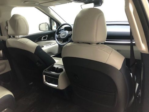 New 2026 Kia Carnival SX image 12