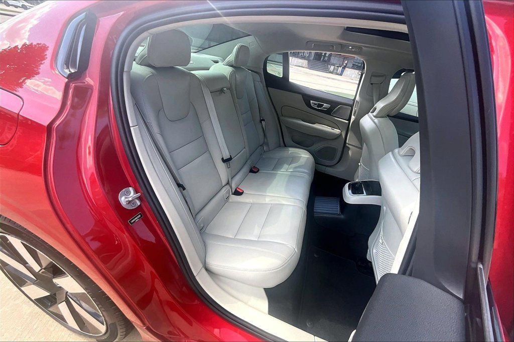 Used 2024 Volvo S60 T8 Ultimate w/ Climate Package AWD/4WD image 37