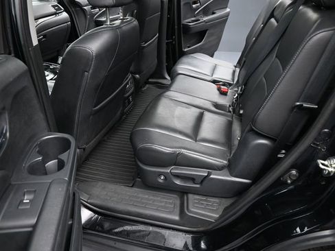 Used 2020 Honda Pilot Touring image 15